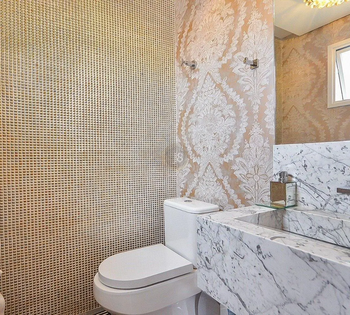 3-bedroom apartment with a bathtub — photo 21