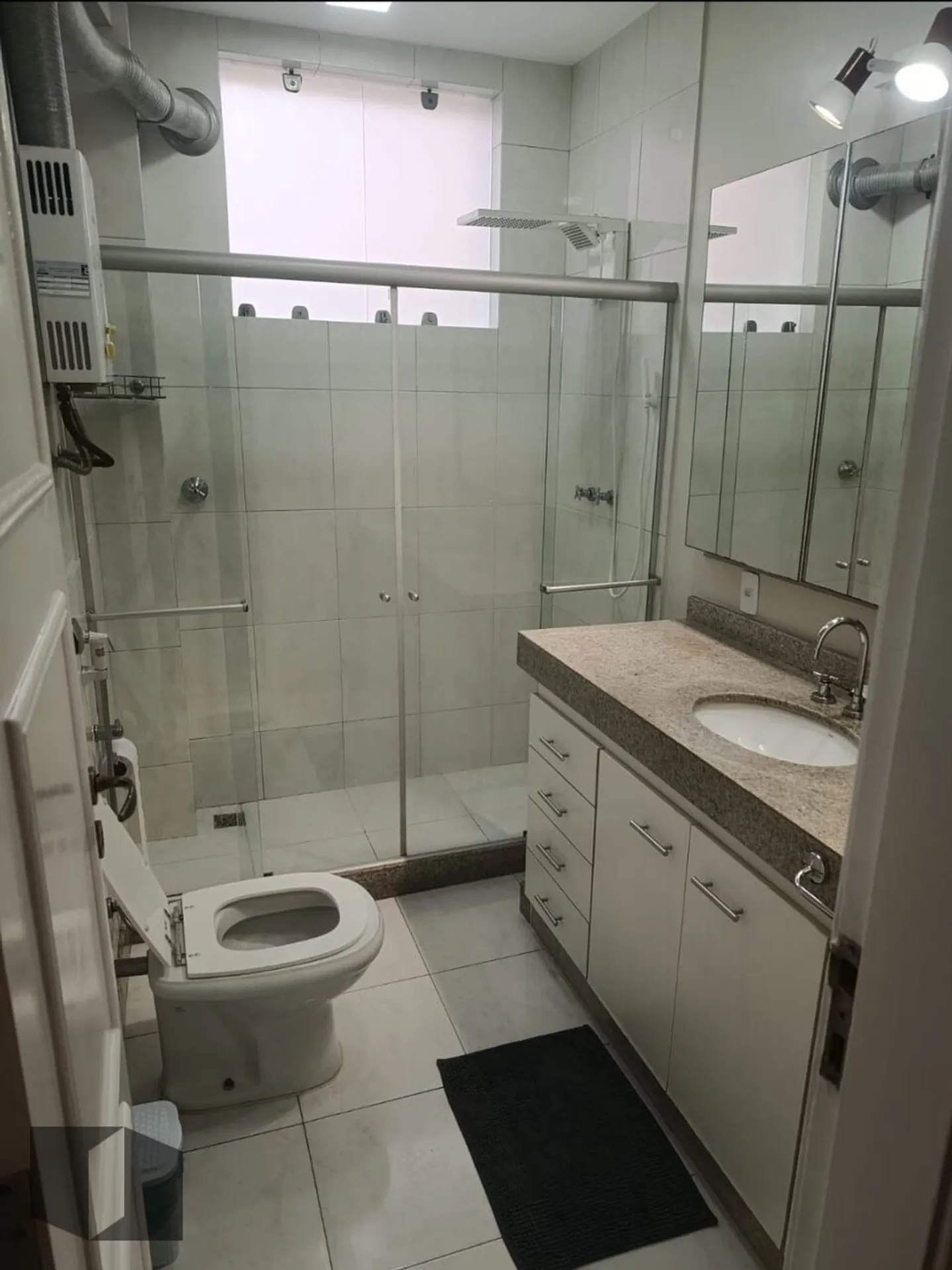 Washing machine in a 3-bedroom apartment, 119 m² — photo 8