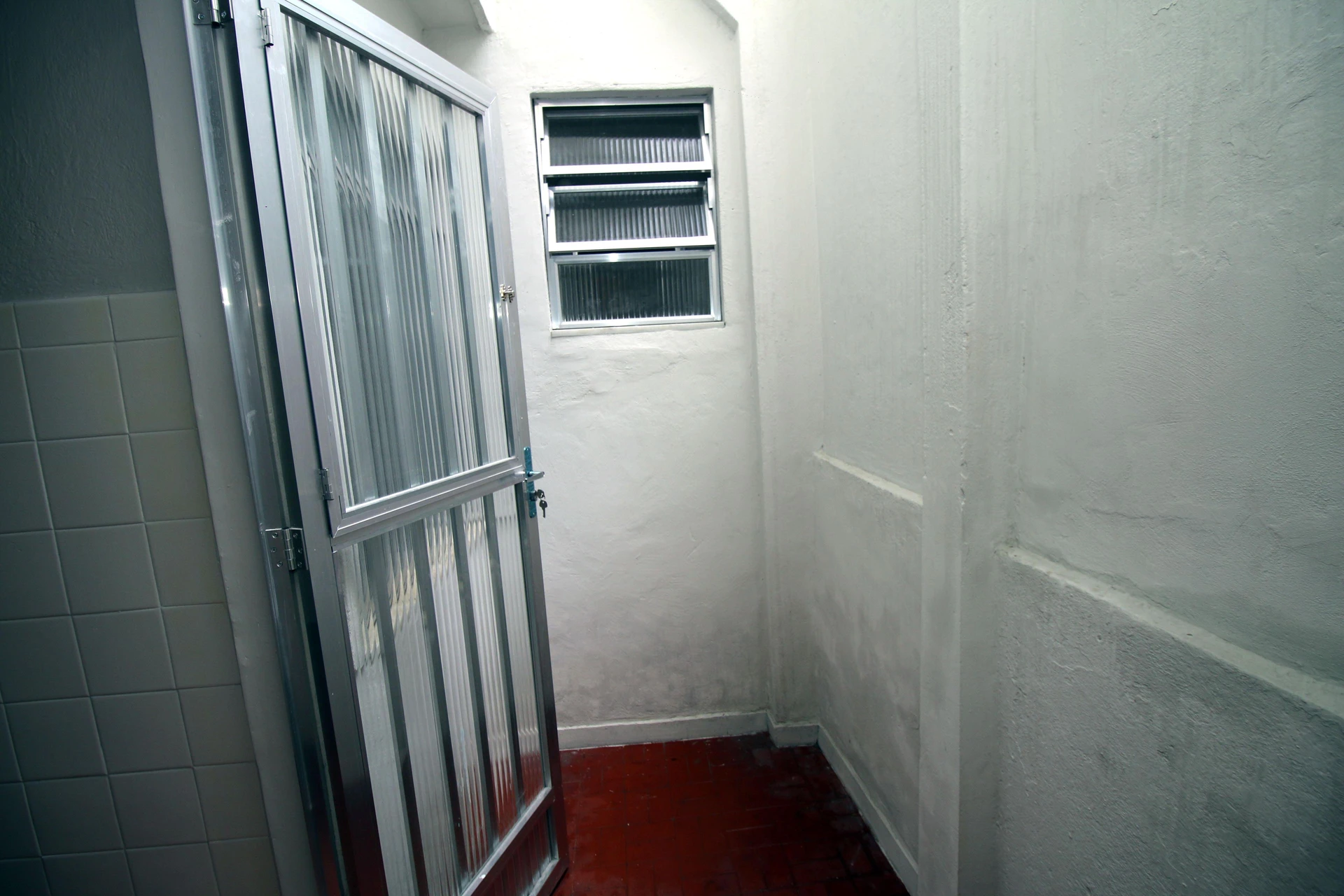 Unfurnished house with 1 bedroom and 1 bathroom — photo 3