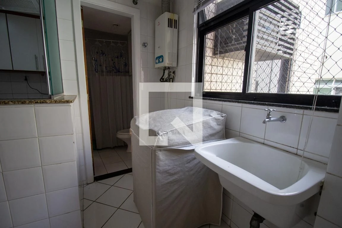 200 m² apartment with 3 bedrooms and 2 parking spaces — photo 38