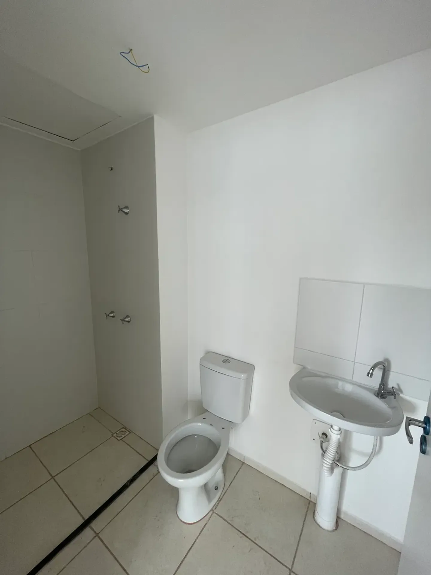 Apartamento de 2 quartos com piso de madeira ou laminado — photo 4