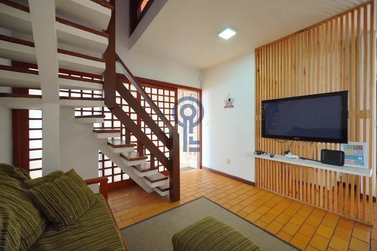 Furnished house with 4 bedrooms and 3 bathrooms