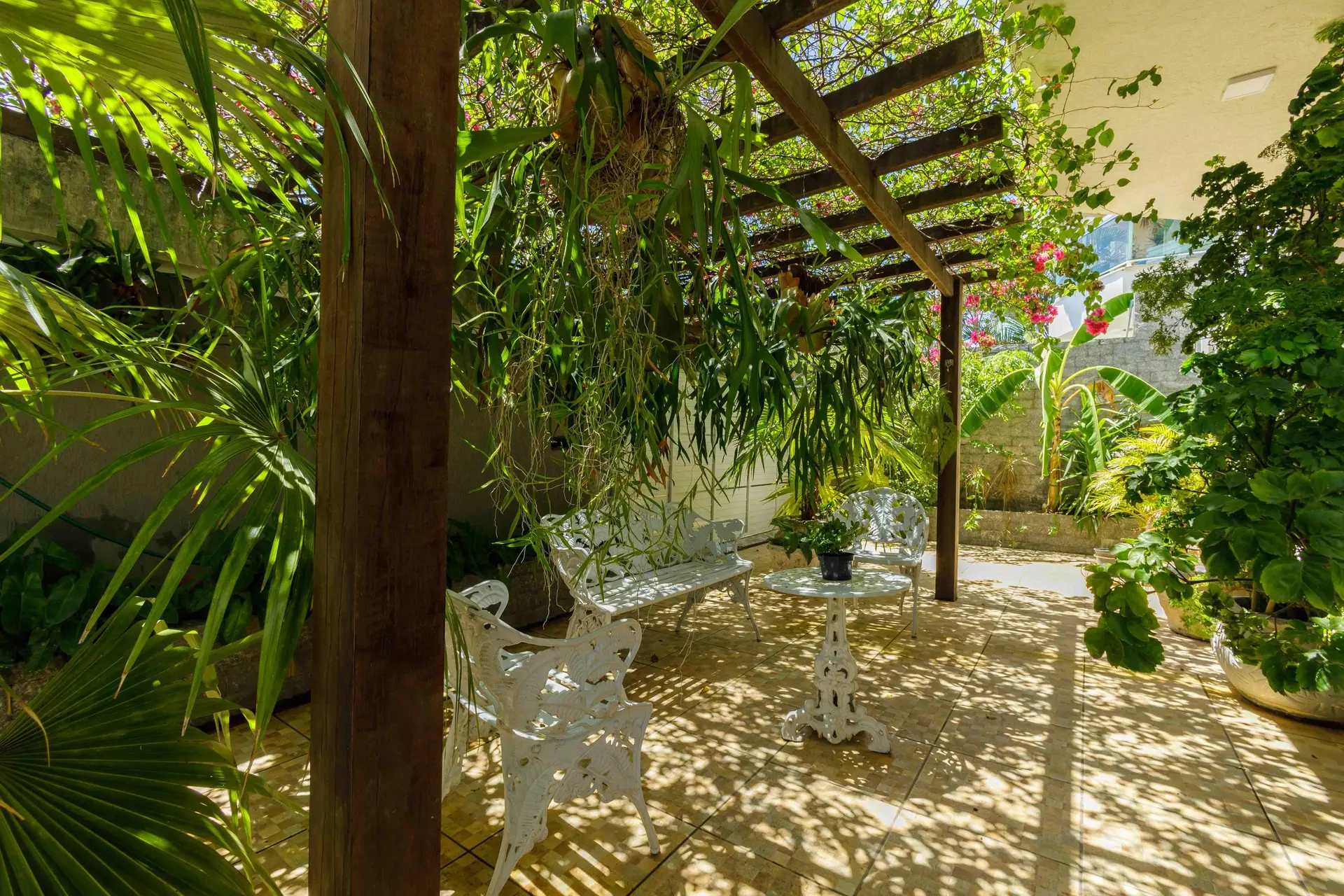 Furnished house with 5 bedrooms and a private BBQ — photo 30