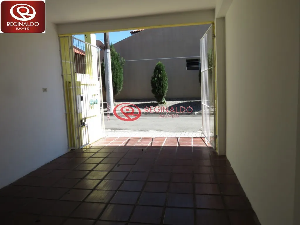 House with 2 bedrooms, 1 bath and 1 parking space — photo 33