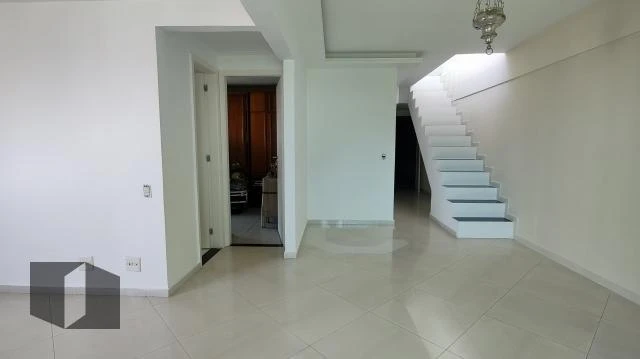 Duplex penthouse with 172 m², 2 bedrooms, 2 bathrooms — photo 26