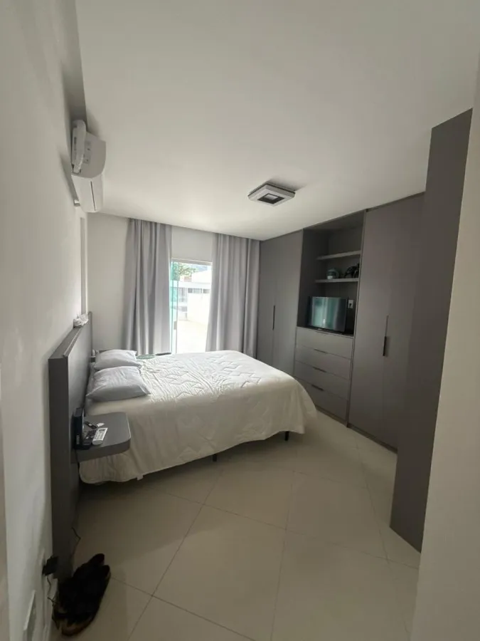Furnished house with 5 bedrooms and 400 m² — photo 18