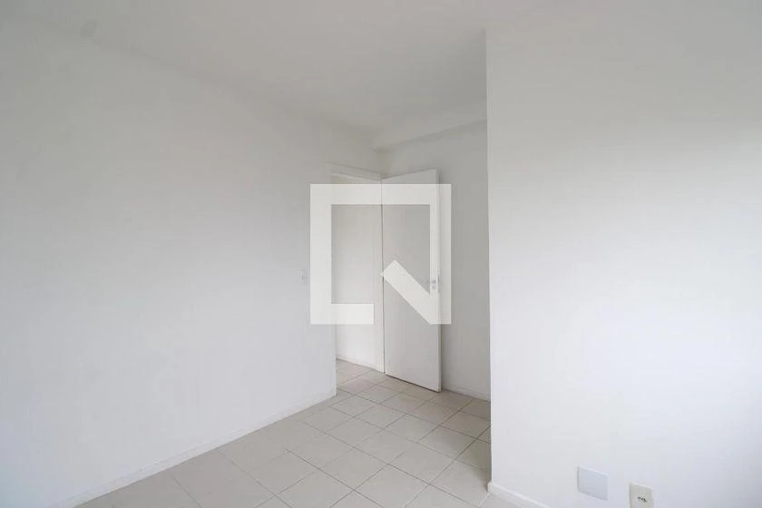 Balcony with a grill in a 3-bedroom apartment, 74 m² — photo 11