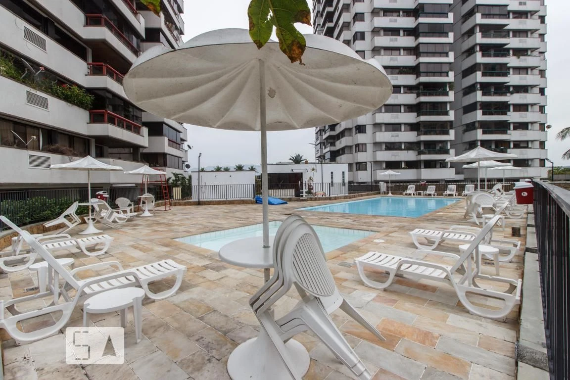 Furnished 2-bedroom apartment with enclosed glass balcony — photo 15