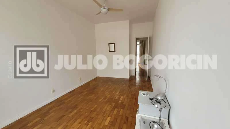 3-bedroom apartment with a suite and a balcony — photo 15