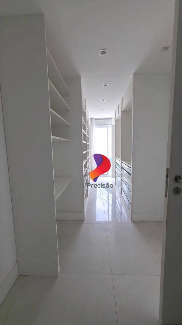 Rental apartment with 3 bedrooms and 5 bathrooms — photo 22