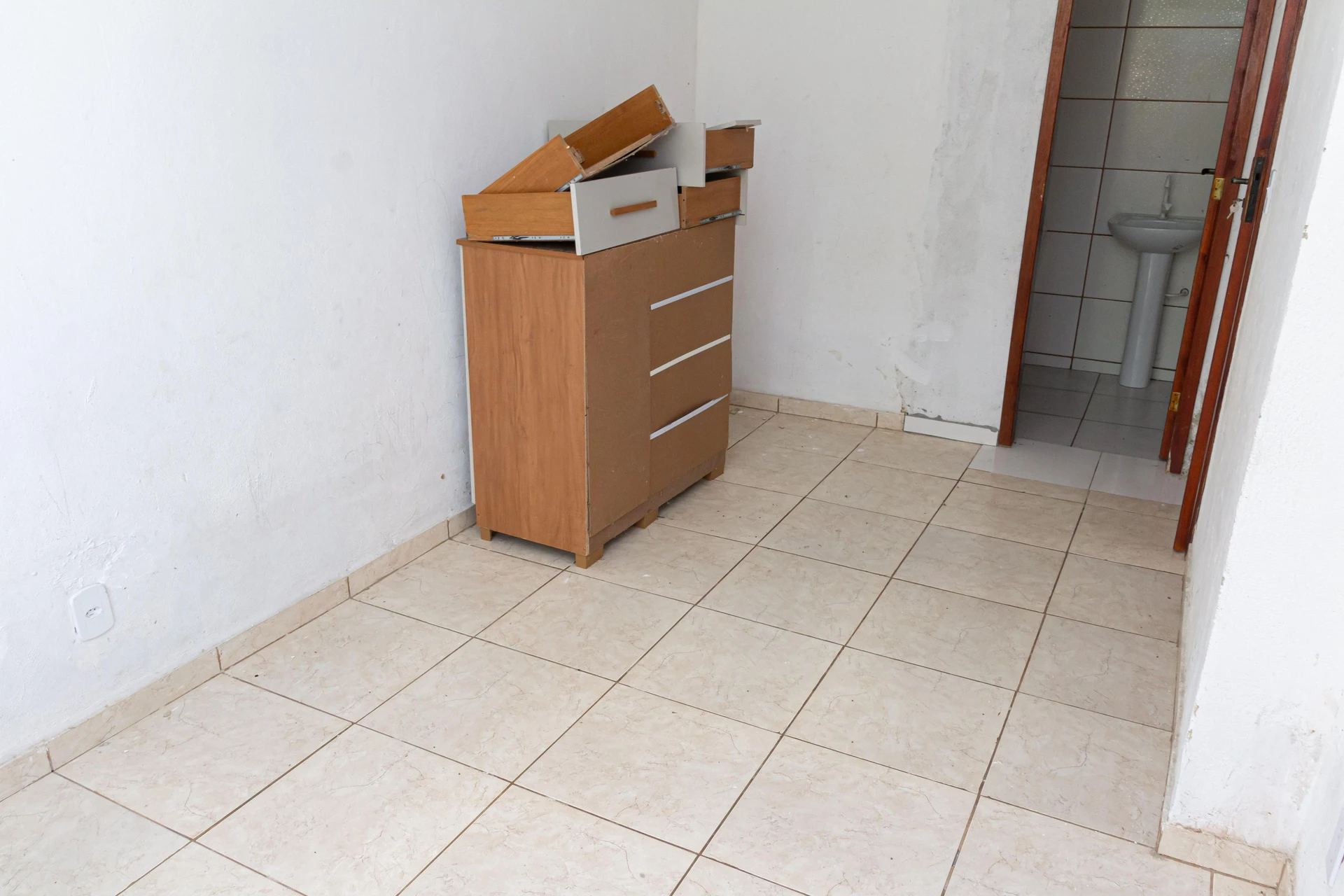 Studio with private laundry area and private garden — photo 24