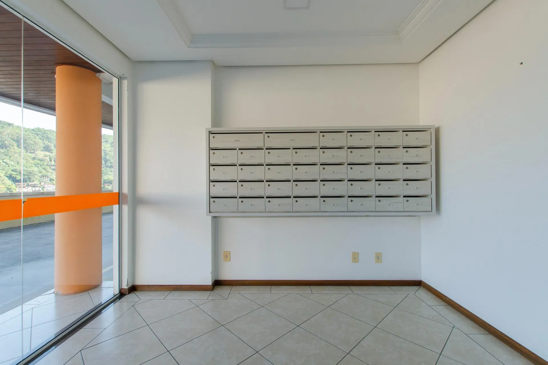 Mountain view in a 2-bedroom apartment, 65 m² — photo 38