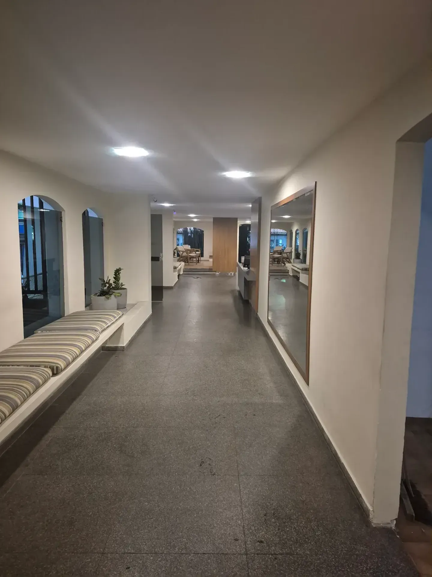 Wood or laminate floors in a 3-bedroom apartment, 129 m² — photo 5