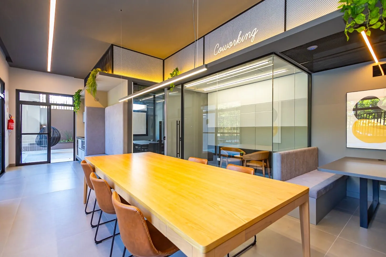 Furnished apartment, 78 m², with a glass-enclosed balcony — photo 27