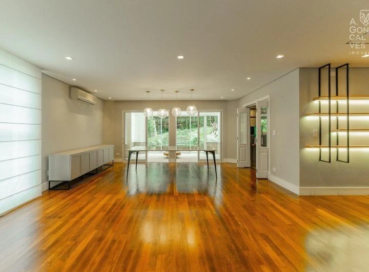 House with 4 bedrooms and 6 parking spaces, 1110 m² — photo 5