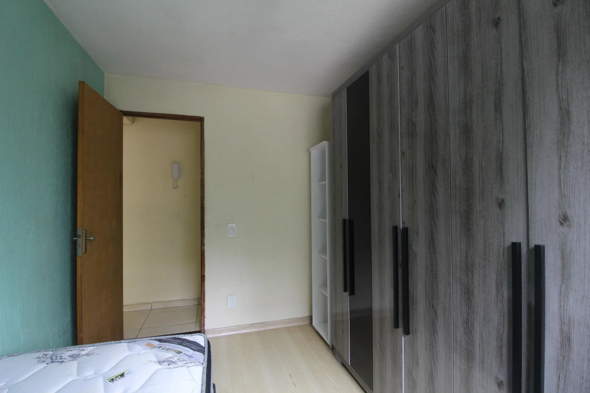 3-bedroom apartment in a building with a pool — photo 4