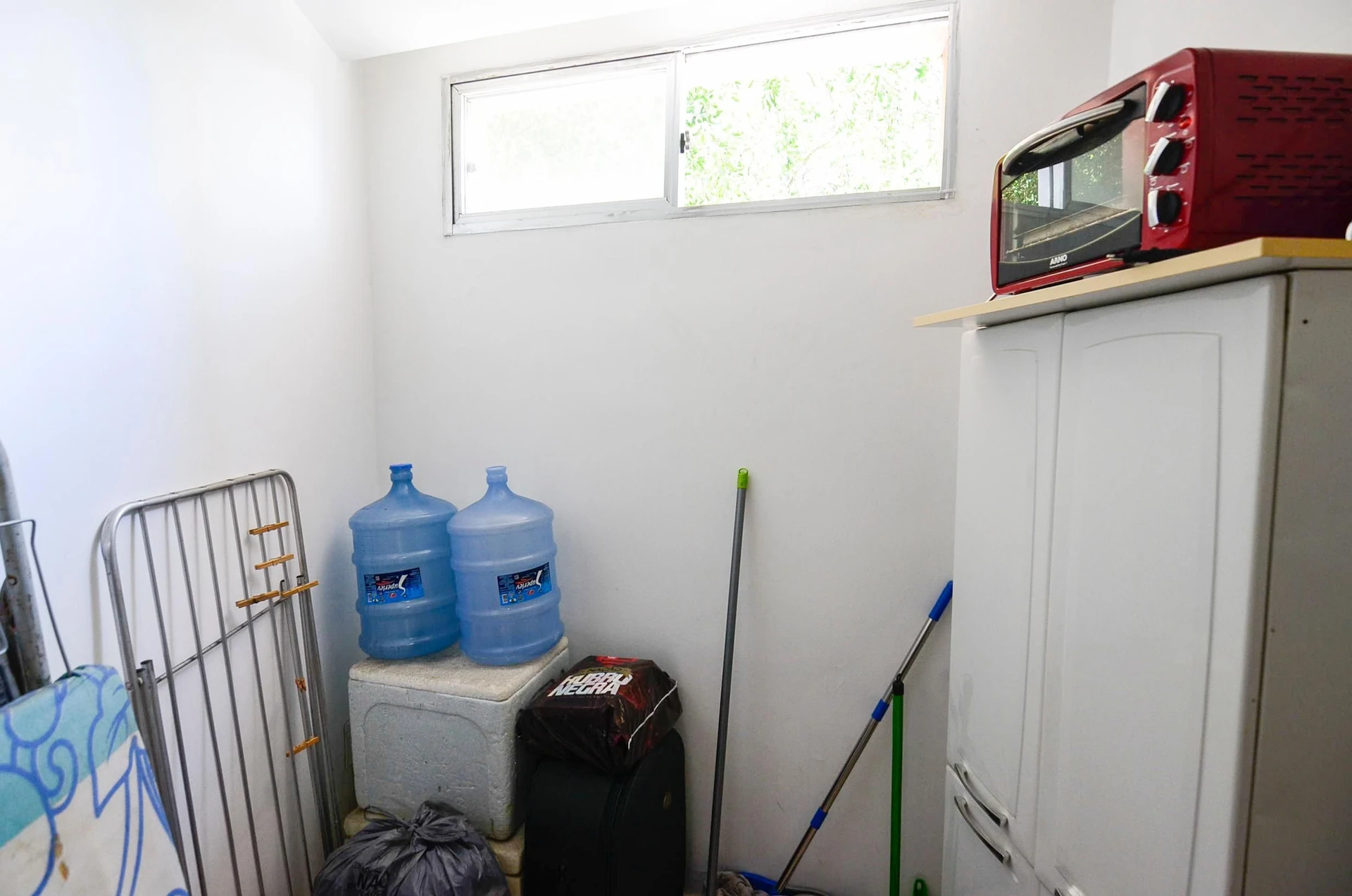 Furnished 1-bedroom apartment with en-suite and 1 parking spot — photo 25
