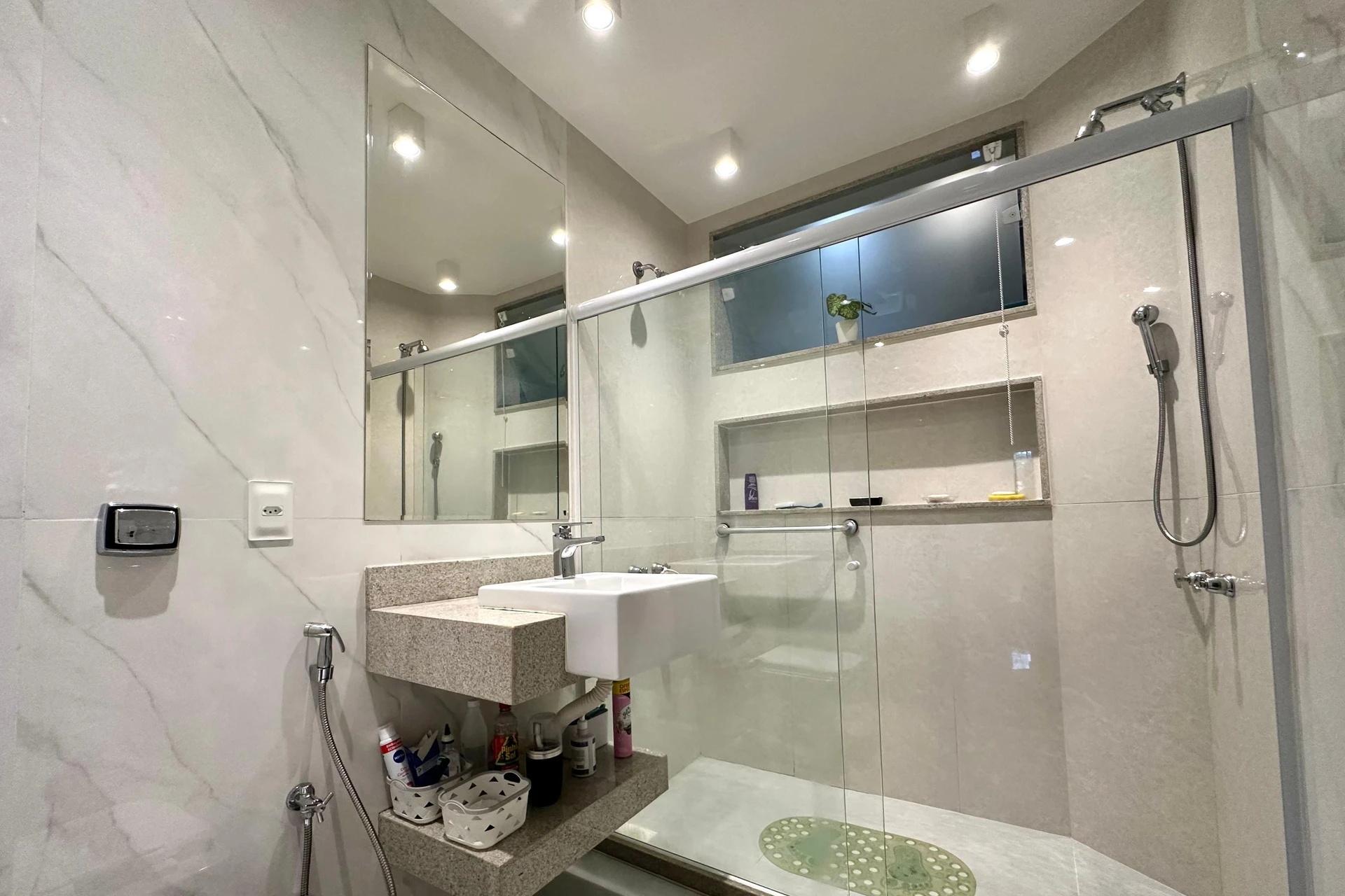 93 m² apartment with a washing machine and a water view — photo 14