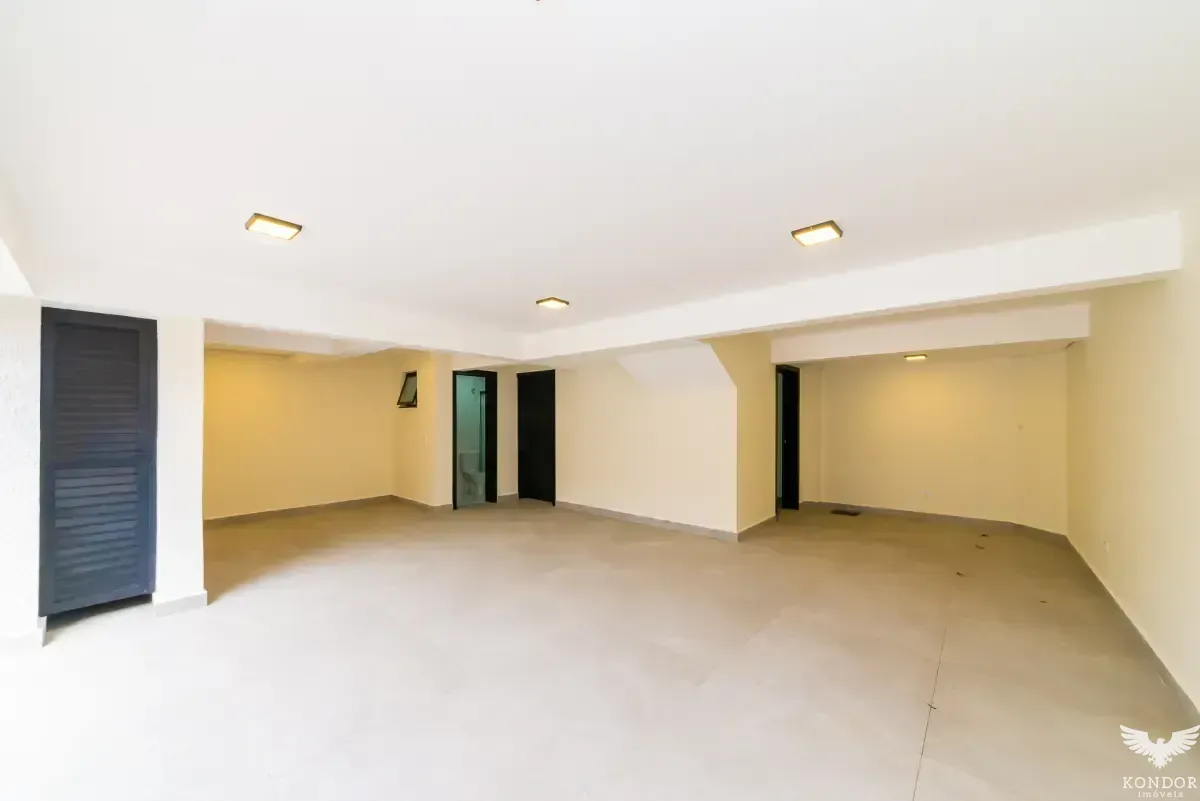 Two-story house with 230 m², 3 bedrooms and 4 baths — photo 51