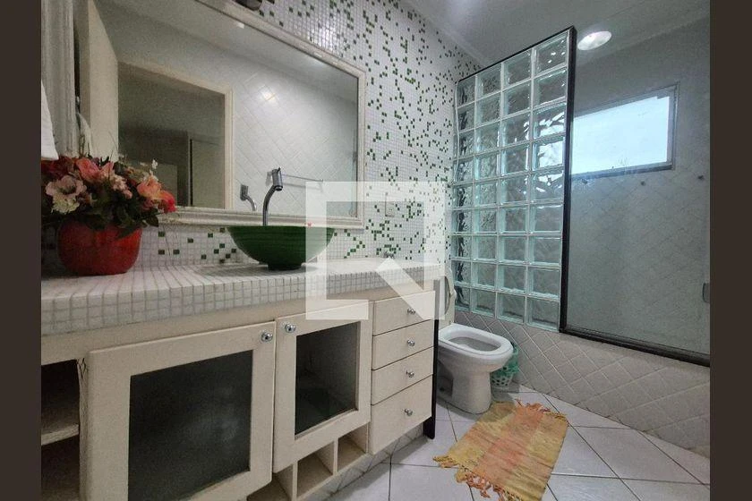 245 m² house with 3 en-suite bedrooms and 2 parking — photo 35