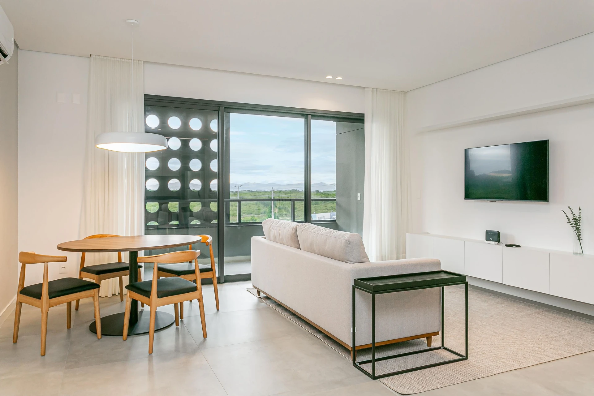 Мебльована квартира 111 м² з 2 спальнями та балконом — photo 32