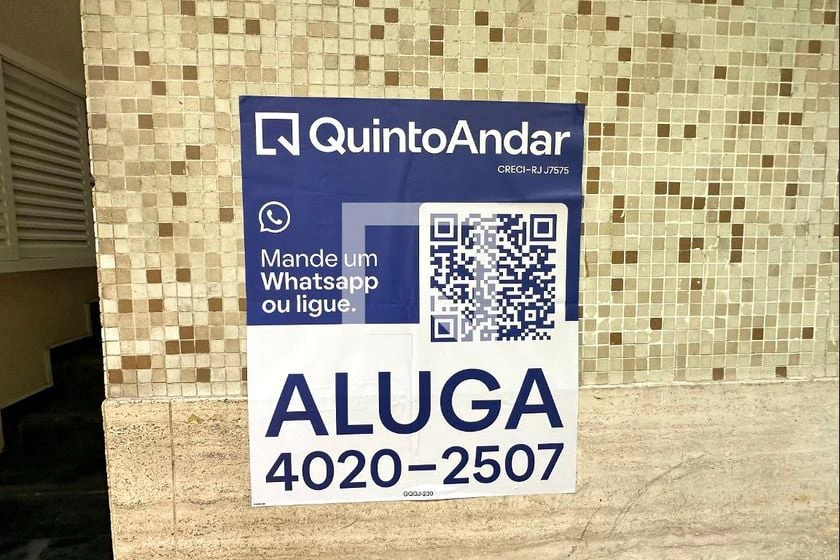 Apartamento de 2 quartos com piso de madeira ou laminado — photo 29