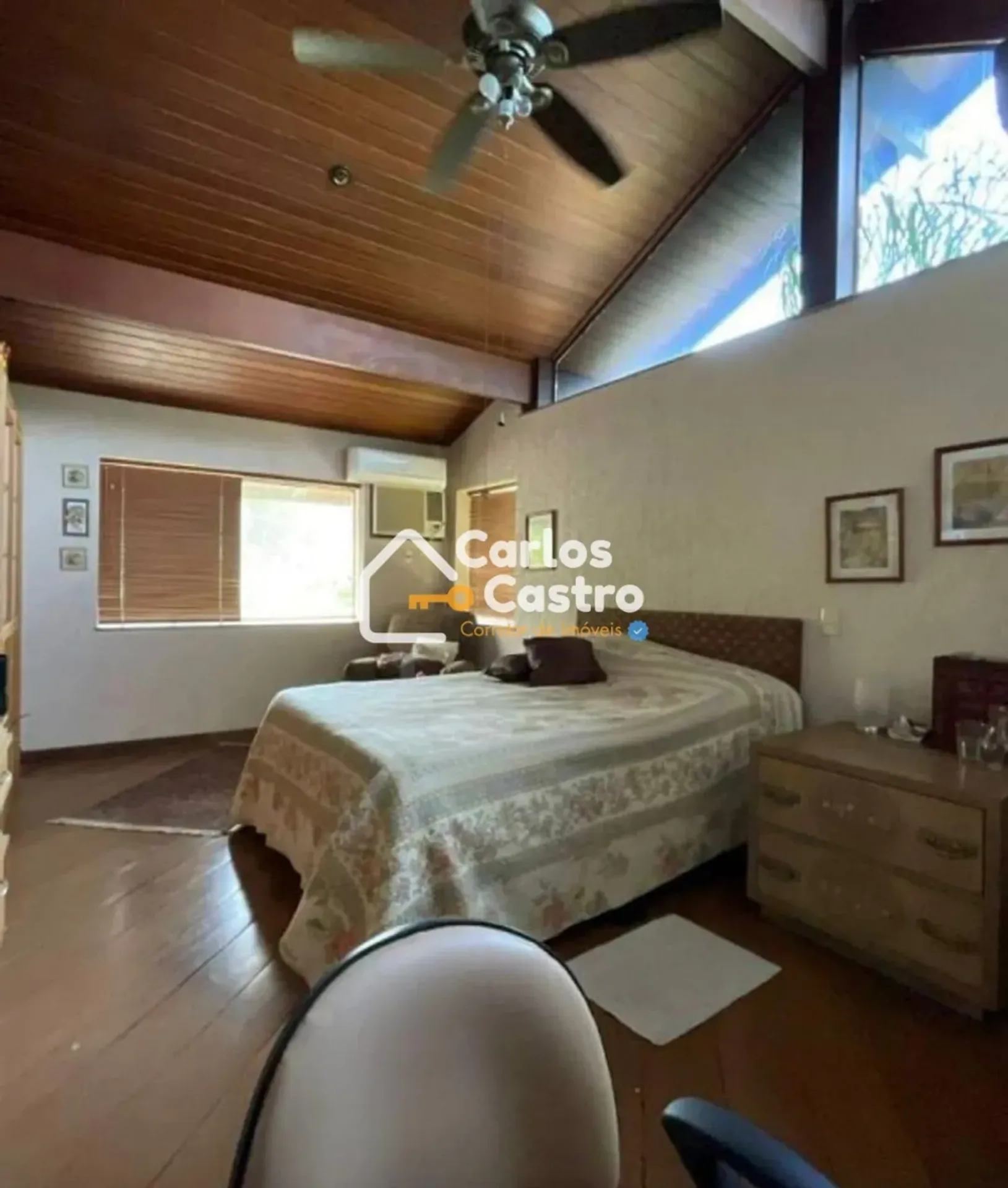 4-bedroom house with a private pool — photo 5