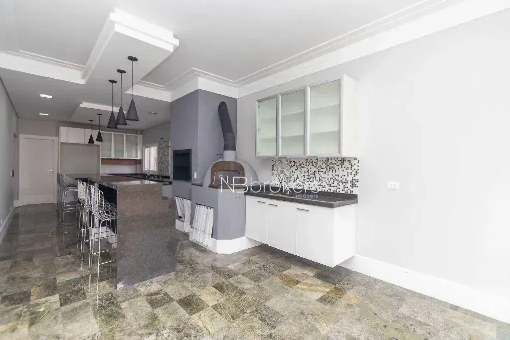 Furnished house with 4 bedrooms and a private garden — photo 16