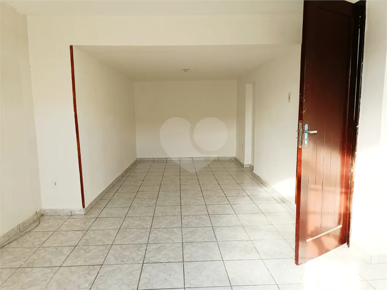 Unfurnished 1-bedroom apartment with a balcony — photo 4