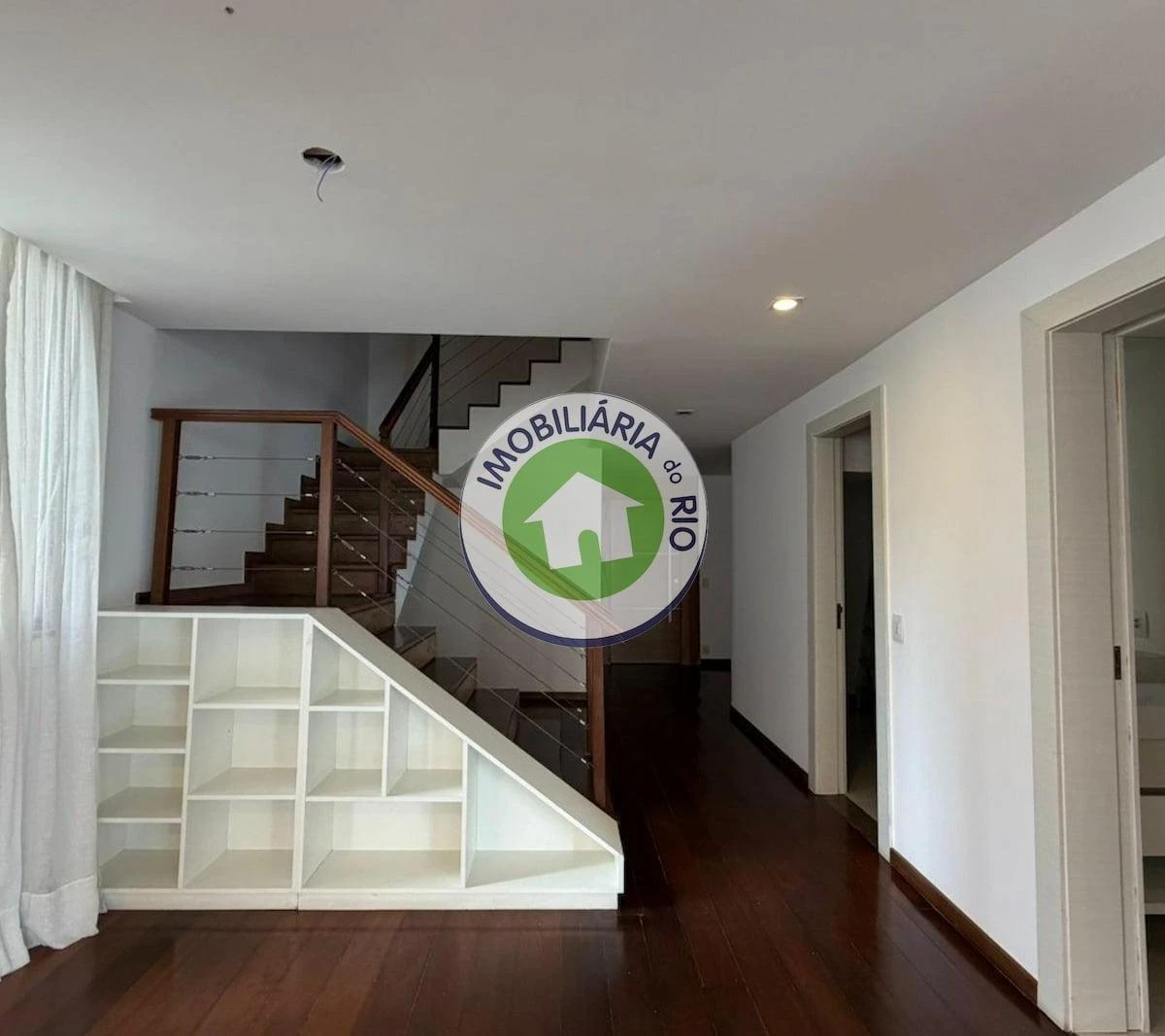 4-bedroom rental with 5 bathrooms and water views — photo 16
