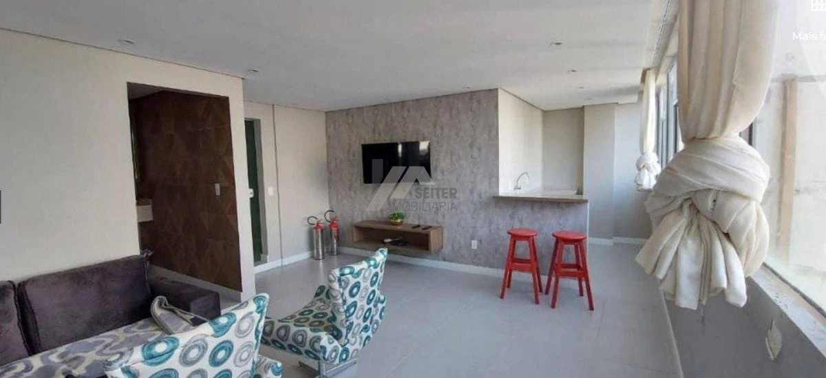 3-bedroom apartment with a home office — photo 2