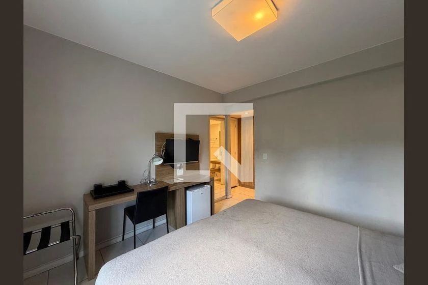 Furnished 2-bedroom apartment with an en-suite pair — photo 26