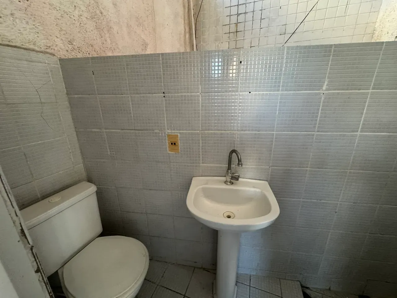 Квартира з 3 спальнями, у будинку є басейн — photo 28