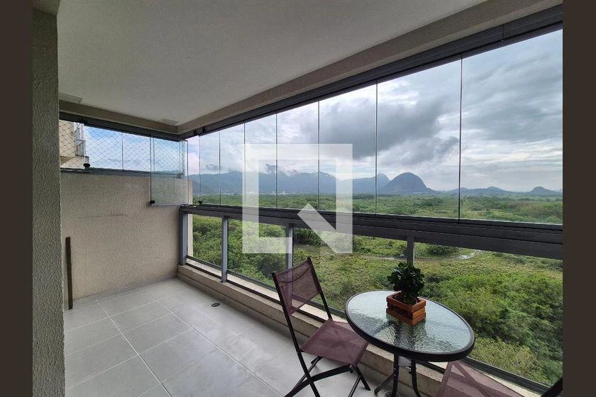 Glass-enclosed balcony in a 2-bedroom apartment, 82 m² — photo 3