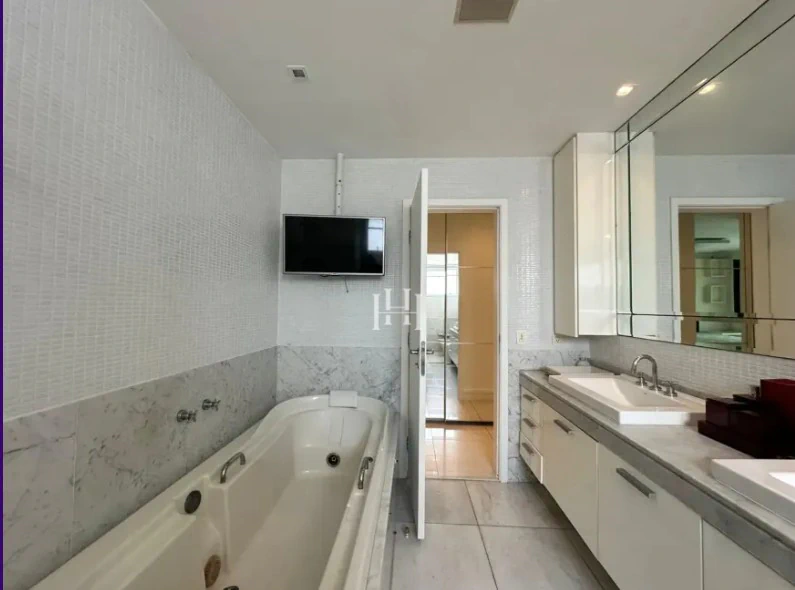 Apartamento mobiliado com 4 quartos e 291 m² — photo 22