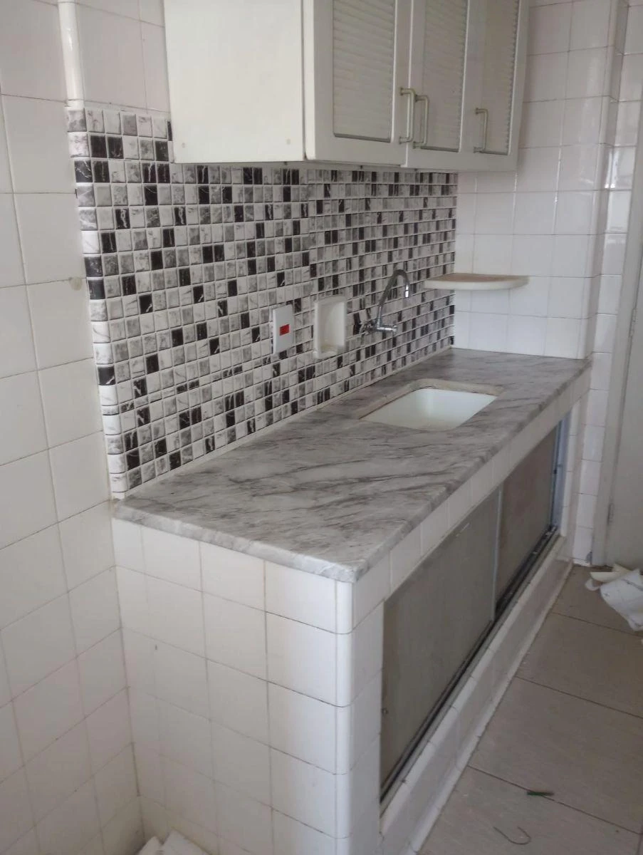3-bedroom apartment with fitted kitchen cabinets — photo 2