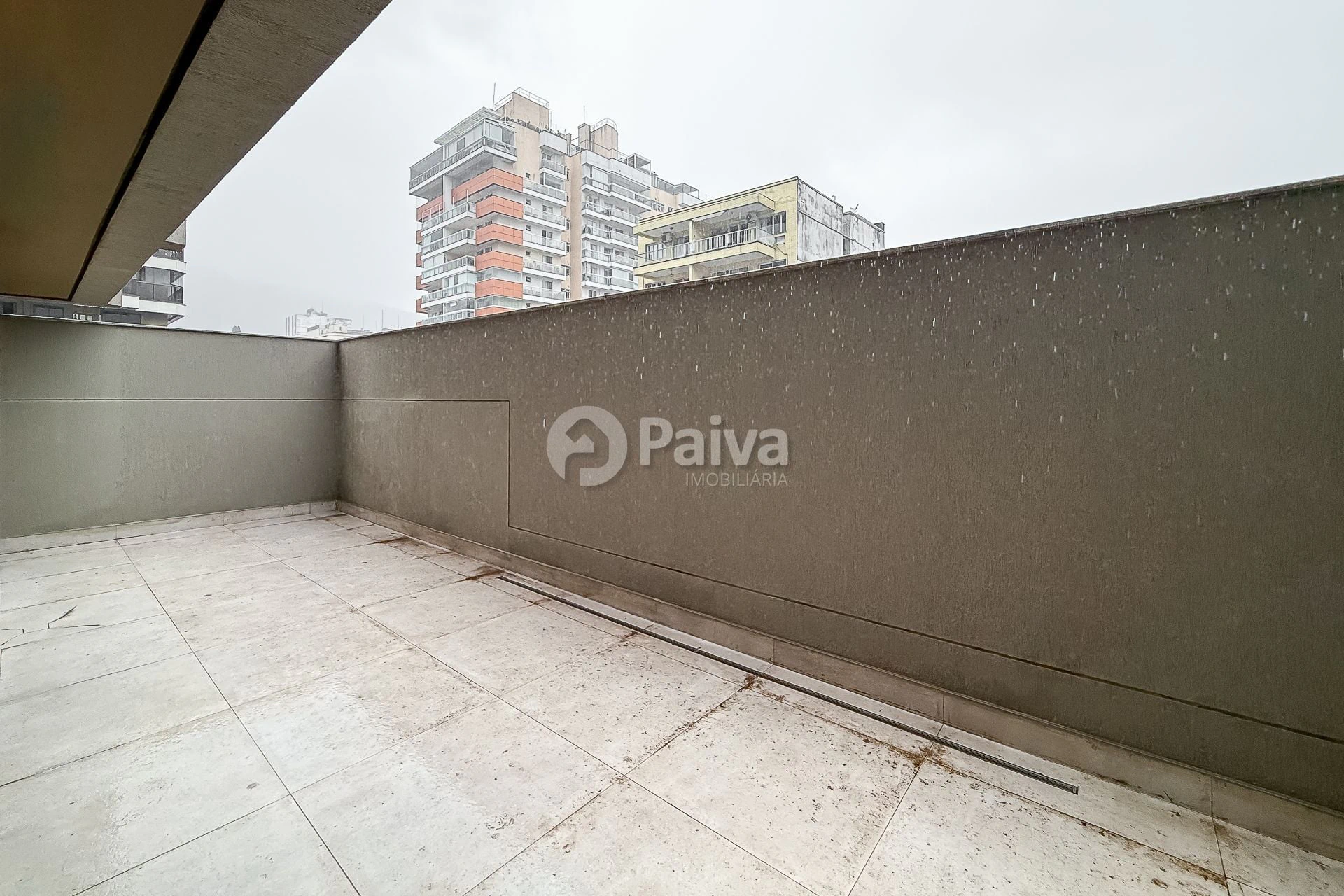 3-bedroom apartment with a grill on the balcony — photo 15