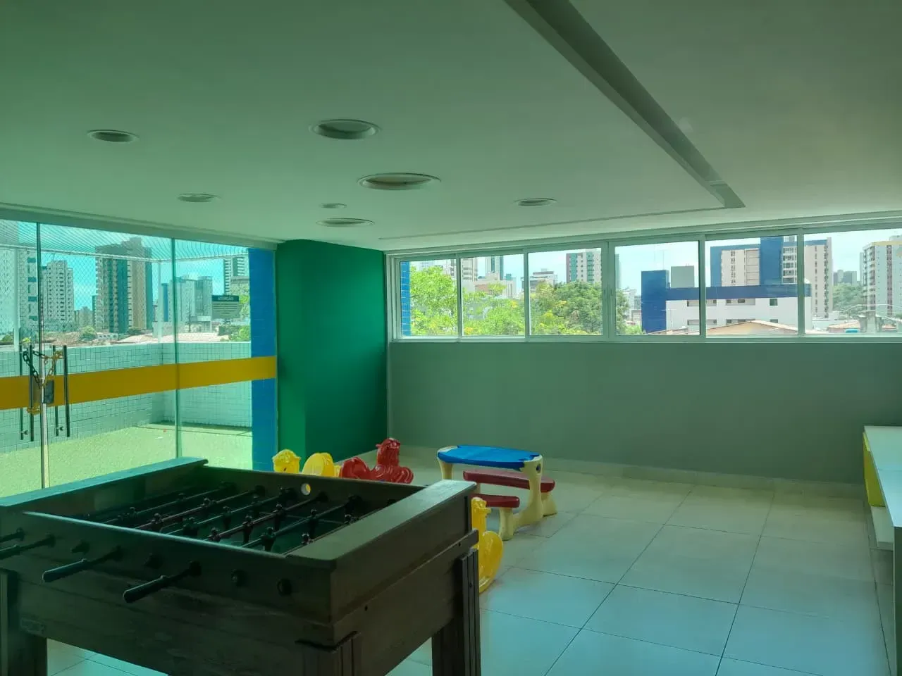 Furnished 3-bedroom apartment with a private BBQ — photo 27