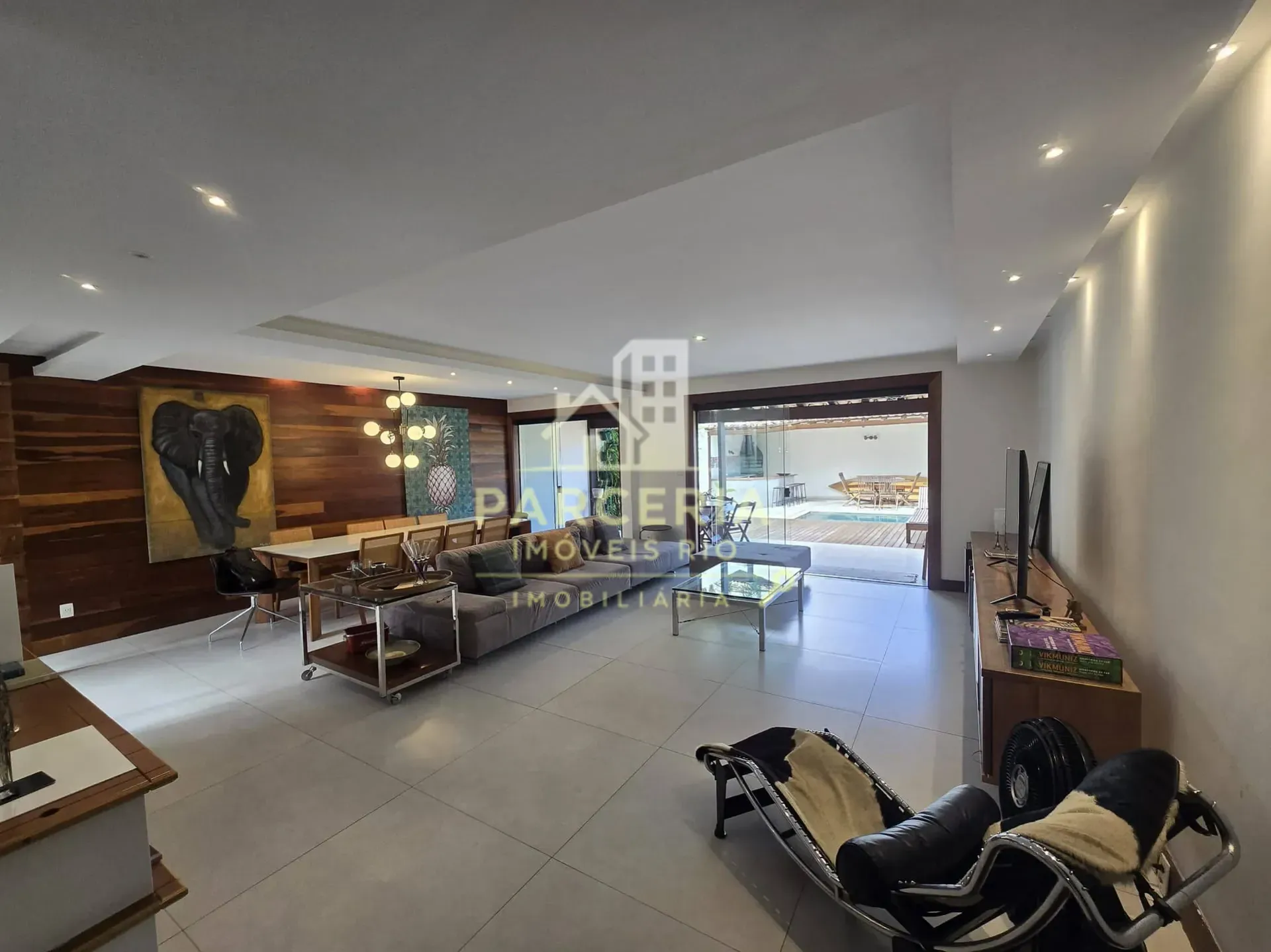 Casa mobiliada com 5 quartos e área de piscina compartilhada — photo 15