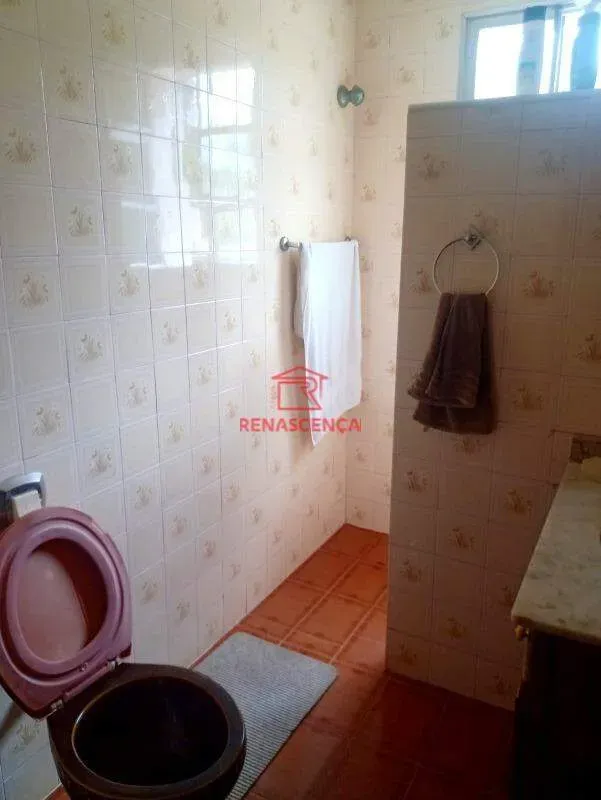 4-bedroom house with 1 en-suite and 300 m² plus pool — photo 19