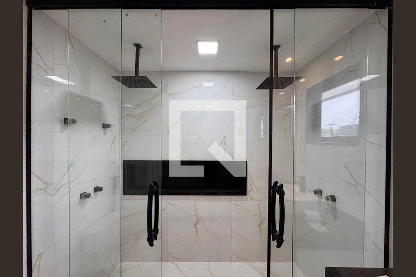 Rental house with 4 bedrooms and 222 m², balcony — photo 29