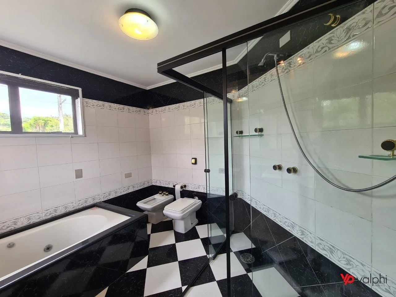 Condo house with 3 en-suite bedrooms and private garden — photo 50