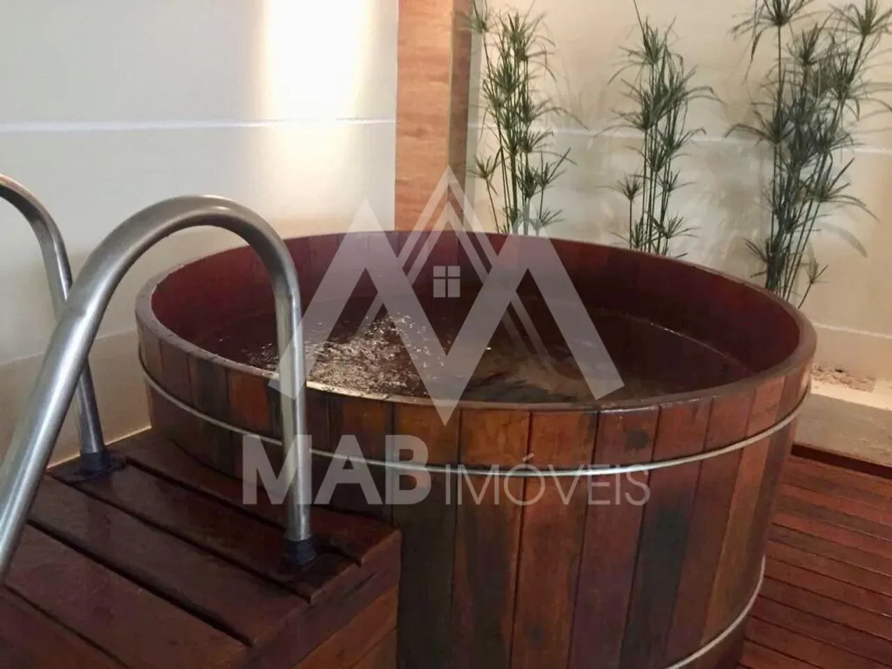 Apartamento mobiliado de 4 quartos e 5 banheiros, 160 m² — photo 22