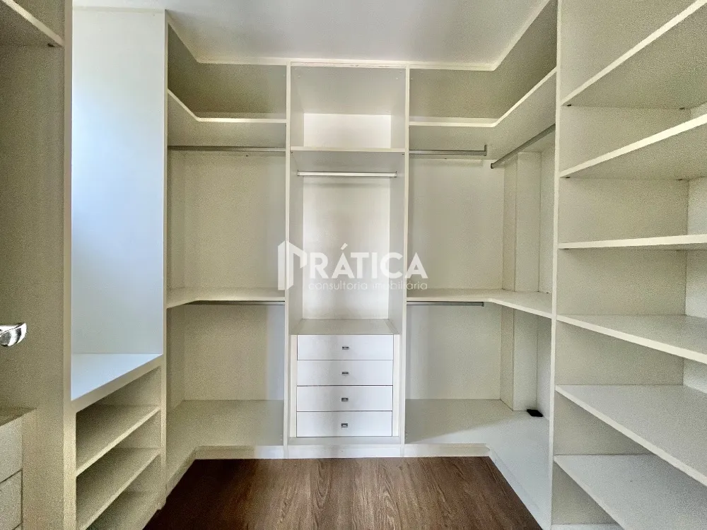 House with 5 bedrooms and a 24-hour concierge — photo 27
