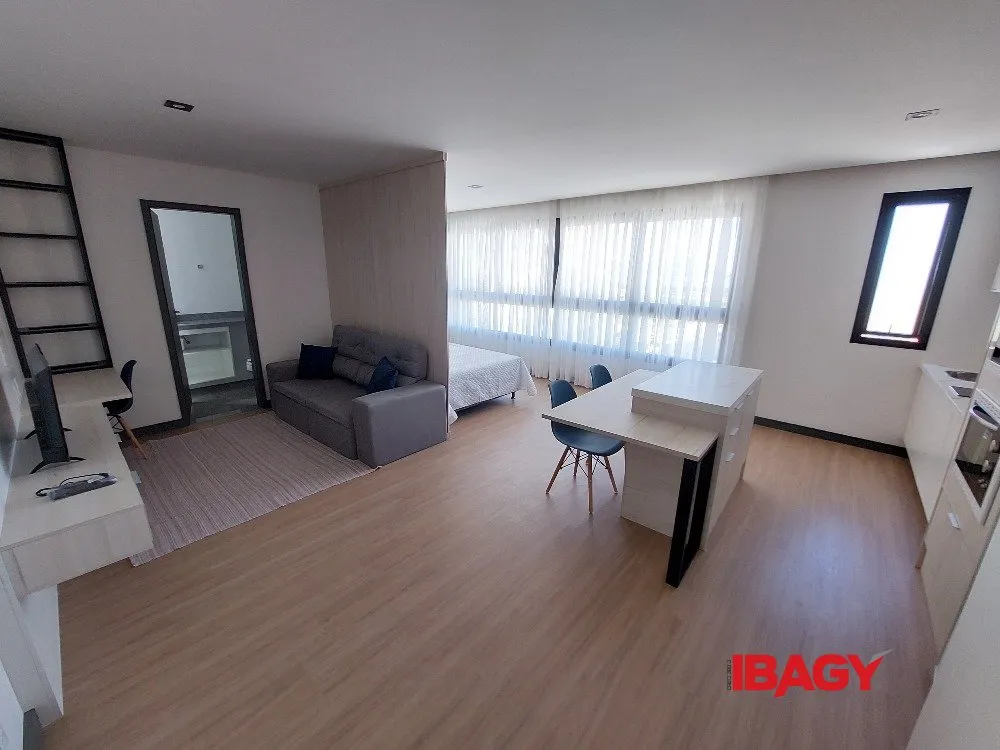 Furnished 39 m² one-bedroom with integrated kitchen — photo 3