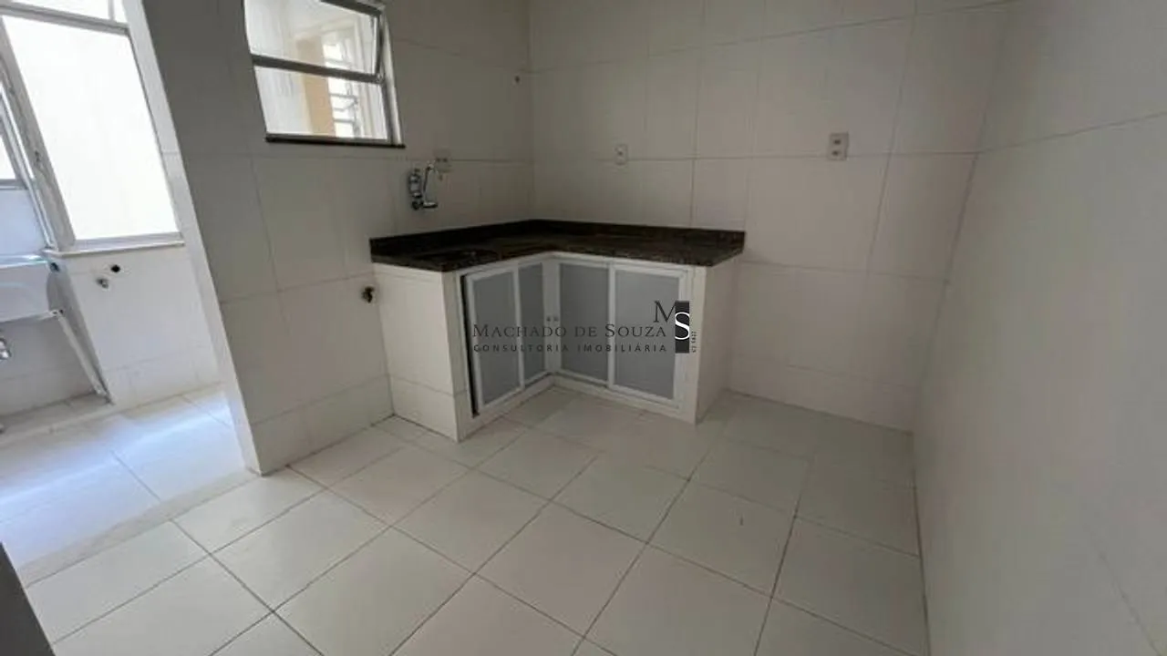 One-bedroom apartment with a mountain view in Rio de Janeiro — photo 3