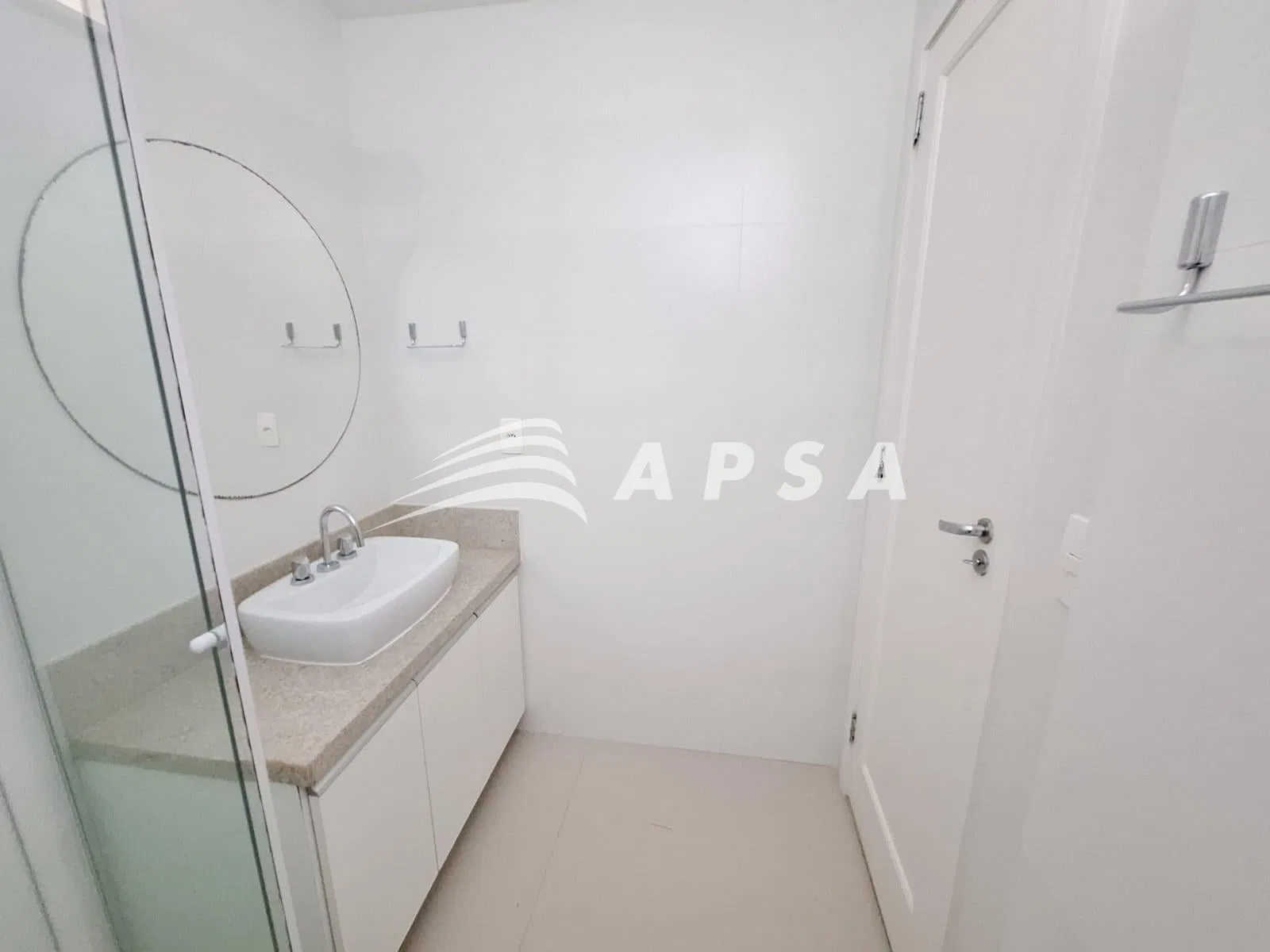 100 m² apartment with 3 bedrooms and an en-suite — photo 15