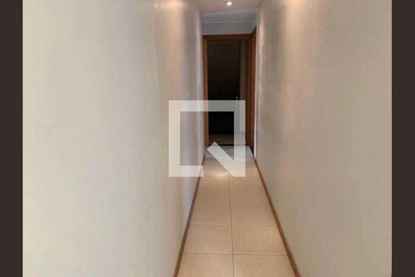 Apartamento de 296 m² com 4 quartos e 3 vagas