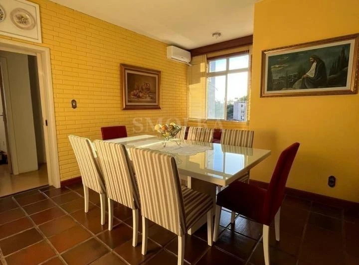 Spacious 320 m² apartment with 8 bedrooms and 4 spots — photo 2