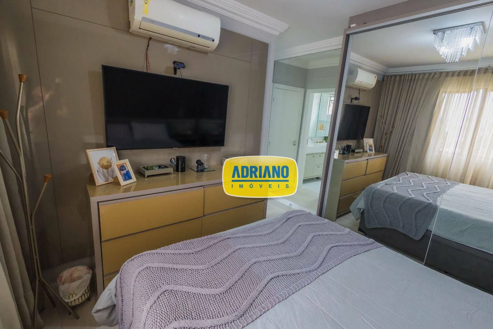 Furnished 4-bedroom apartment with open-plan kitchen — photo 11